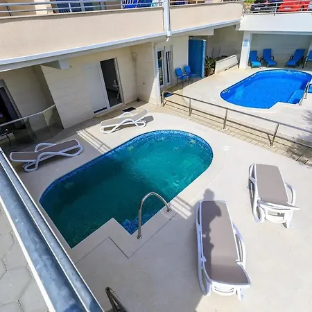 Family Friendly With A Swimming Pool Brela, Makarska - 19998 Apartment *