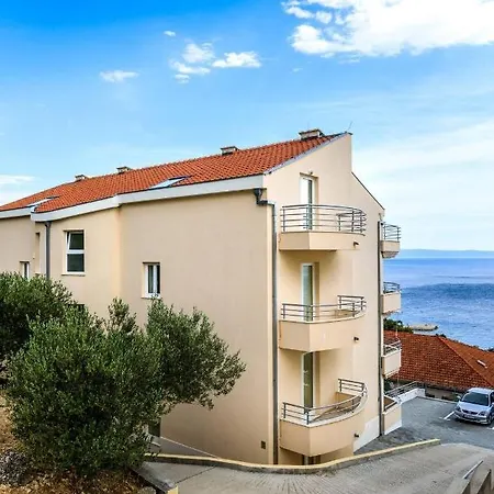Family Friendly With A Swimming Pool Brela, Makarska - 19998 Apartment *