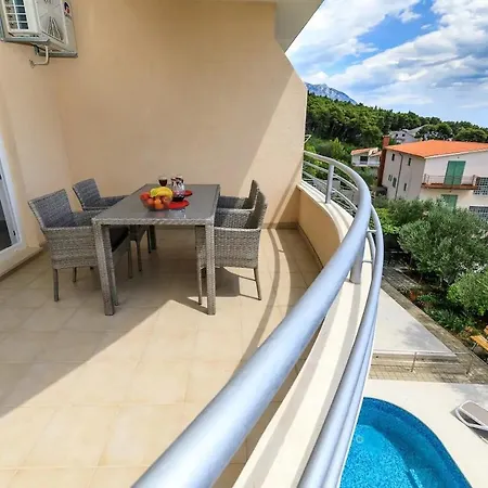 Apartment Family Friendly With A Swimming Pool Brela, Makarska - 19998 *