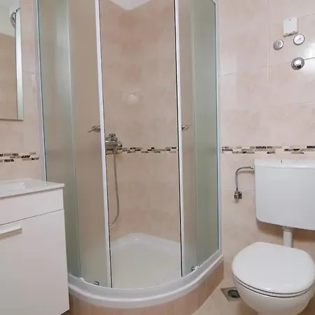 Family Friendly With A Swimming Pool Brela, Makarska - 19998 Apartment *