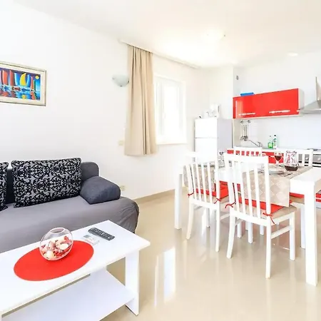 Family Friendly With A Swimming Pool Brela, Makarska - 19998 Apartment